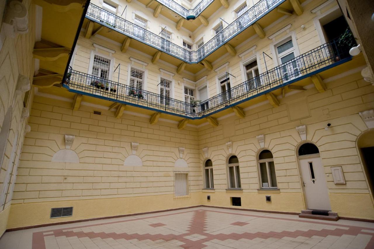 Luxury Paulay Street Apartment Budapest Exterior photo
