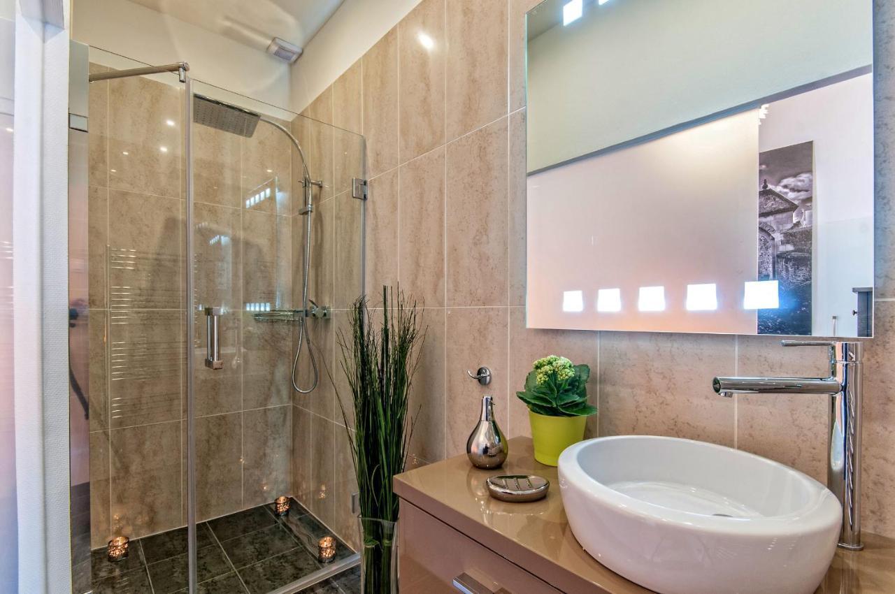 Luxury Paulay Street Apartment Budapest Exterior photo
