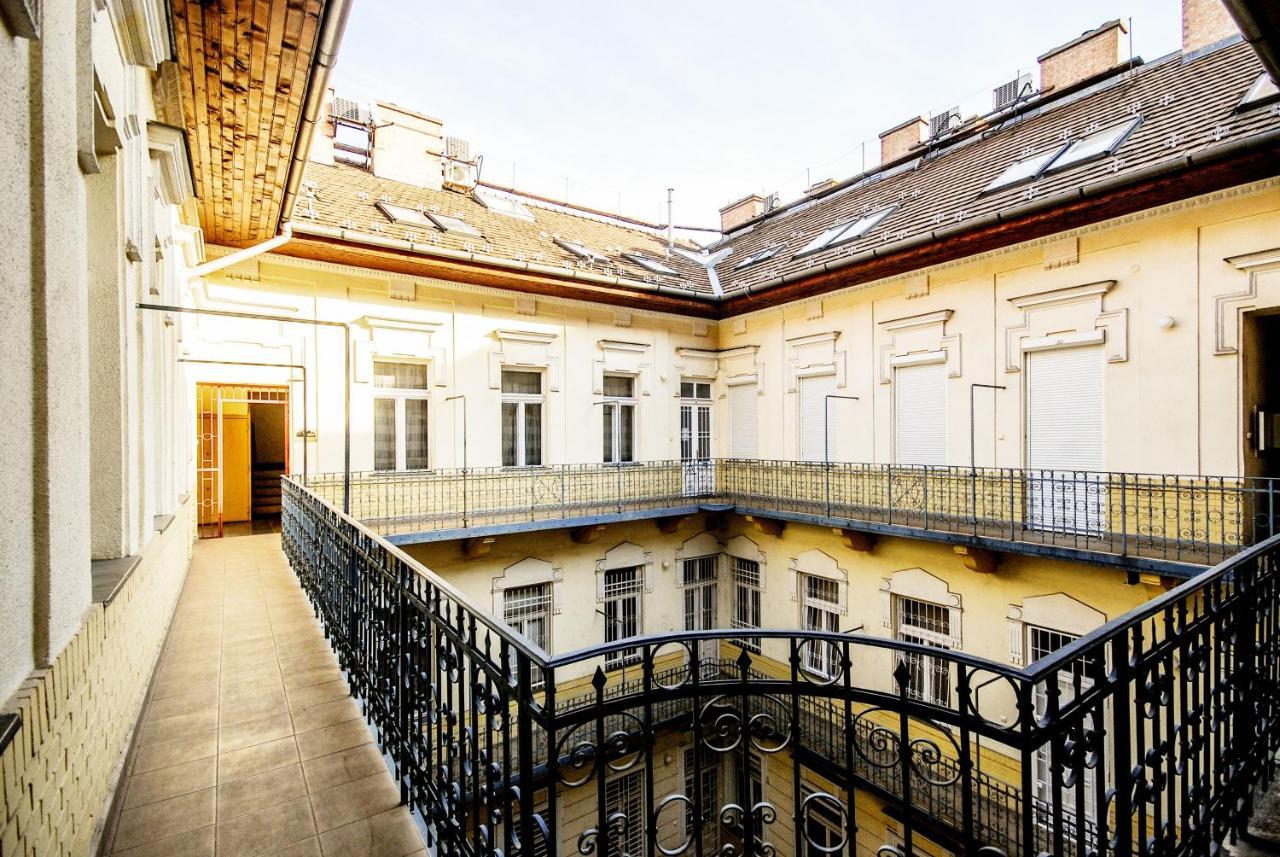 Luxury Paulay Street Apartment Budapest Exterior photo